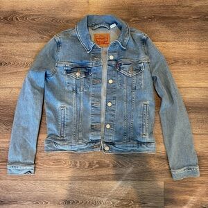 Levi's Strauss & Co Denim Jean Jacket, Silver Button Tack with Chest Pockets